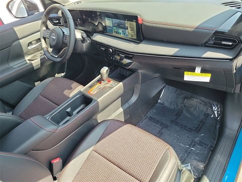 New 2025 Nissan Kicks SR image 11