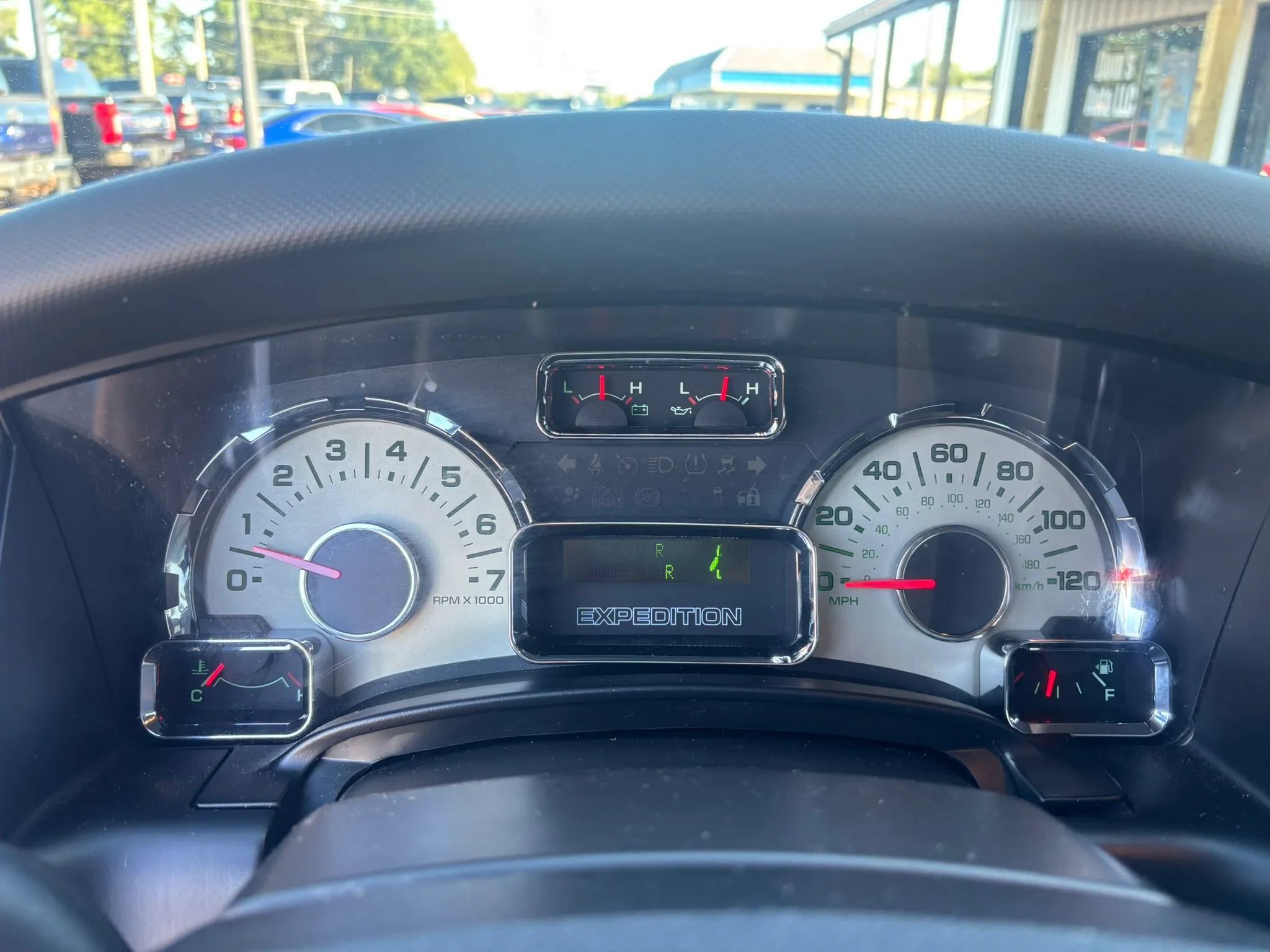 Used 2013 Ford Expedition Limited AWD/4WD image 23