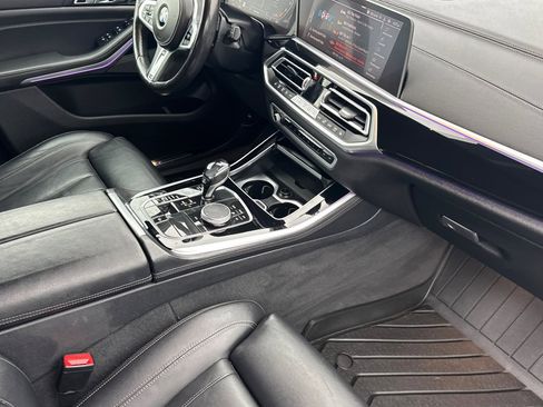 Used 2020 BMW X5 M50i w/ Executive Package image 17