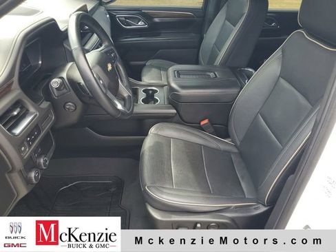 Used 2023 Chevrolet Suburban Premier image 5