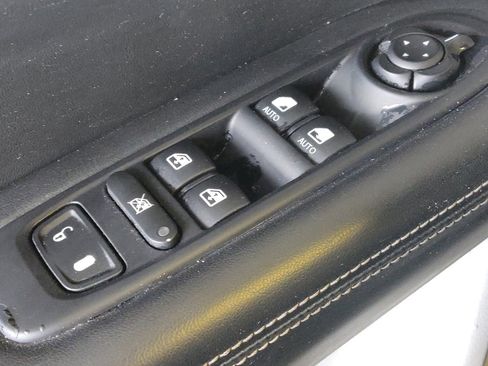 Used 2019 Jeep Compass Latitude w/ Popular Equipment Group FWD image 27