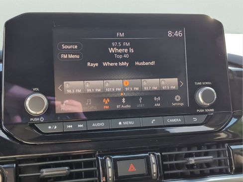 Used 2022 Nissan Pathfinder S FWD image 16