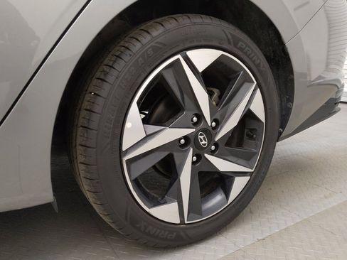 Used 2021 Hyundai Elantra Limited image 31