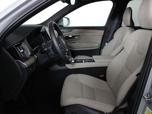 Used 2026 Volvo XC90 B5 Core image 31