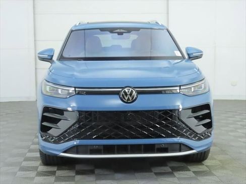 New 2026 Volkswagen Tiguan SEL R-Line image 2