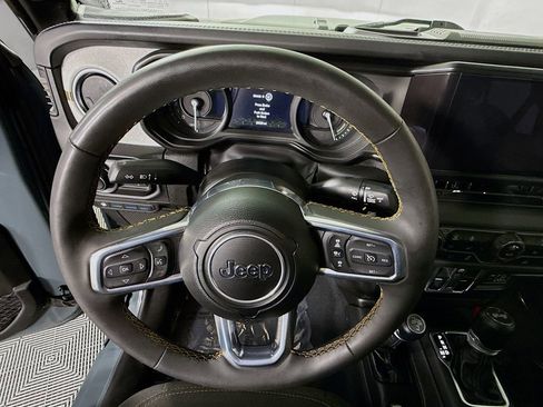 Used 2024 Jeep Wrangler Unlimited Sahara image 19