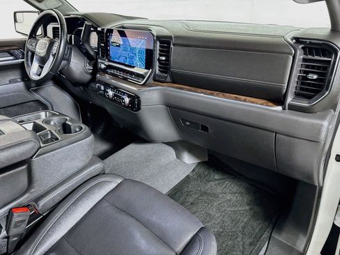 Certified 2025 GMC Sierra 1500 SLT RWD image 27