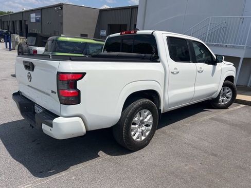 Used 2022 Nissan Frontier SV RWD image 3
