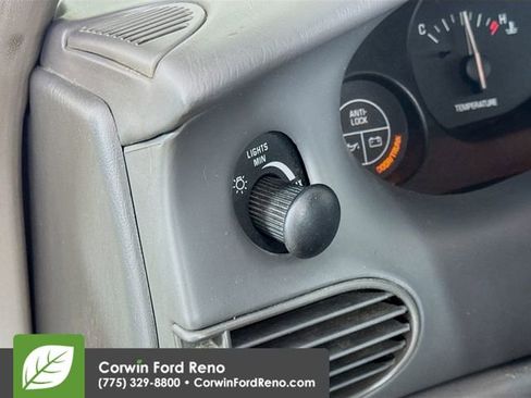 Used 2004 Buick Century Custom image 10