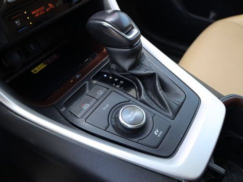 Certified 2022 Toyota RAV4 Limited AWD/4WD image 22