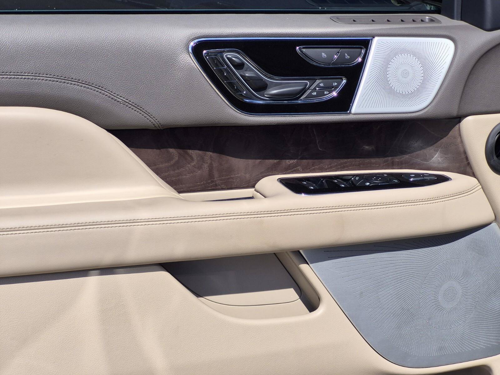 Used 2024 Lincoln Navigator Reserve AWD/4WD image 16