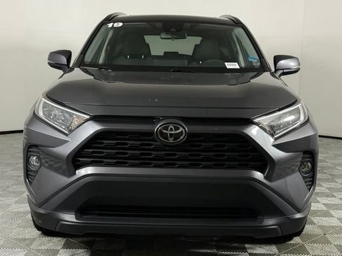 Used 2019 Toyota RAV4 XLE w/ Convenience Package FWD image 11
