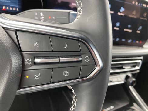 Used 2026 Chevrolet Traverse LT w/ Driver Confidence Package image 12