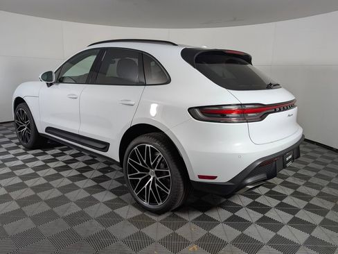 New 2026 Porsche Macan image 3
