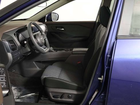 Used 2023 Nissan Rogue SV image 22