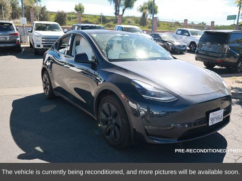 Used 2024 Tesla Model Y Long Range image 8