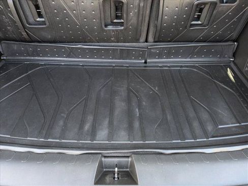 Used 2024 Chevrolet Traverse RS FWD image 10