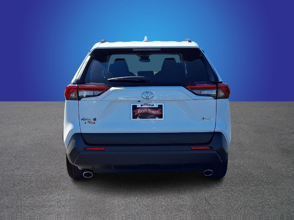 Used 2025 Toyota RAV4 XLE FWD image 5