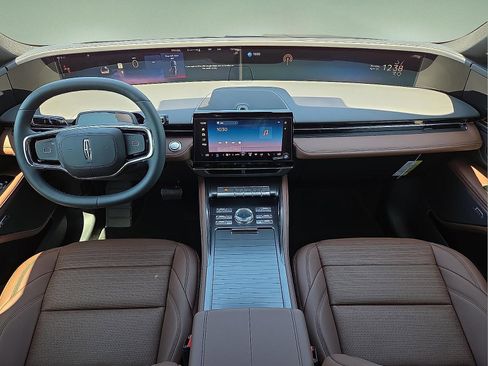 New 2026 Lincoln Nautilus Reserve AWD/4WD image 12