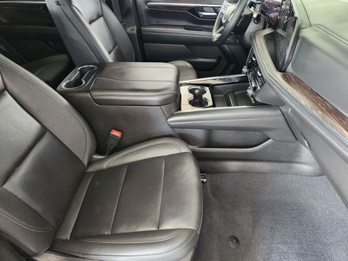 Certified 2025 Chevrolet Tahoe LT AWD/4WD image 15