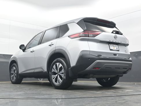 Used 2022 Nissan Rogue SV image 27