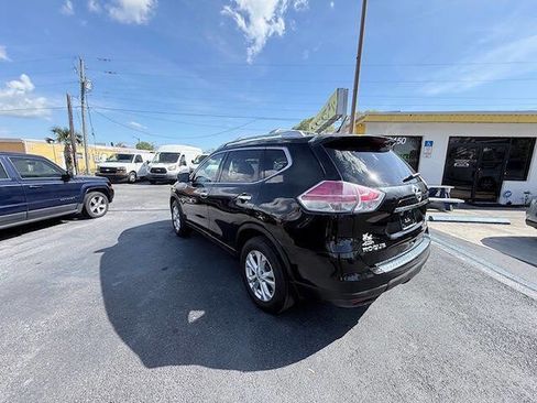 Used 2016 Nissan Rogue SV w/ SV Premium Package image 3
