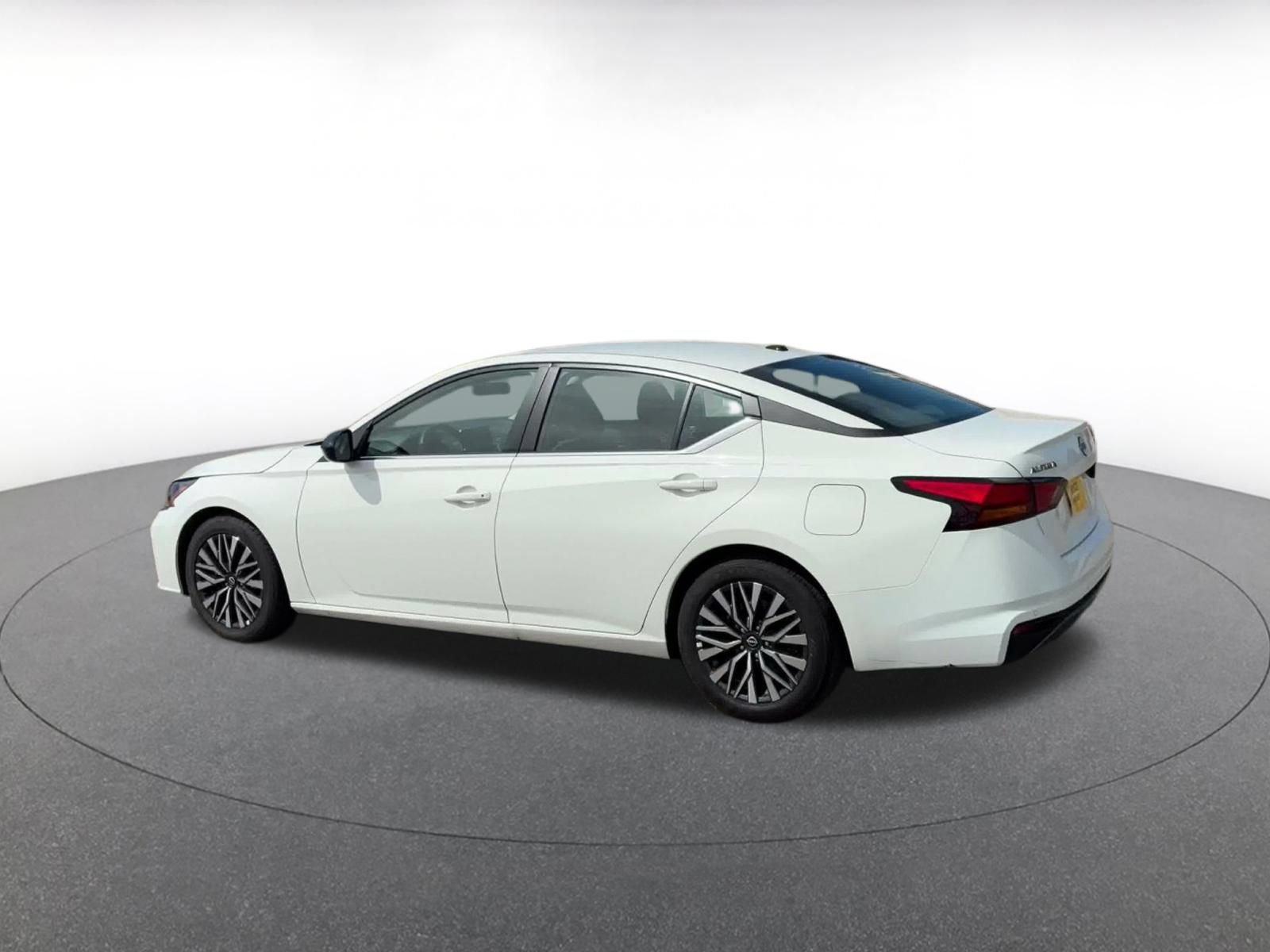 Used 2026 Nissan Altima 2.5 SV FWD image 9