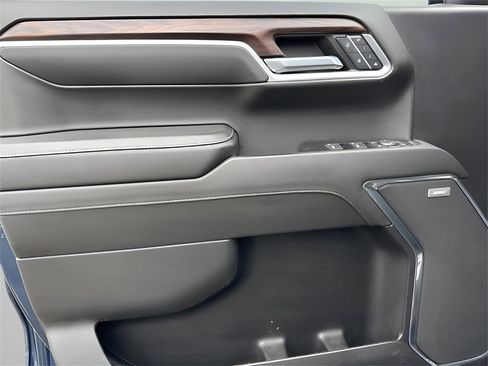 Used 2022 GMC Sierra 1500 SLT w/ SLT Convenience Package image 25