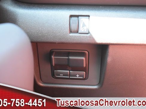 Used 2025 Chevrolet Colorado Z71 w/ Technology Package AWD/4WD image 42