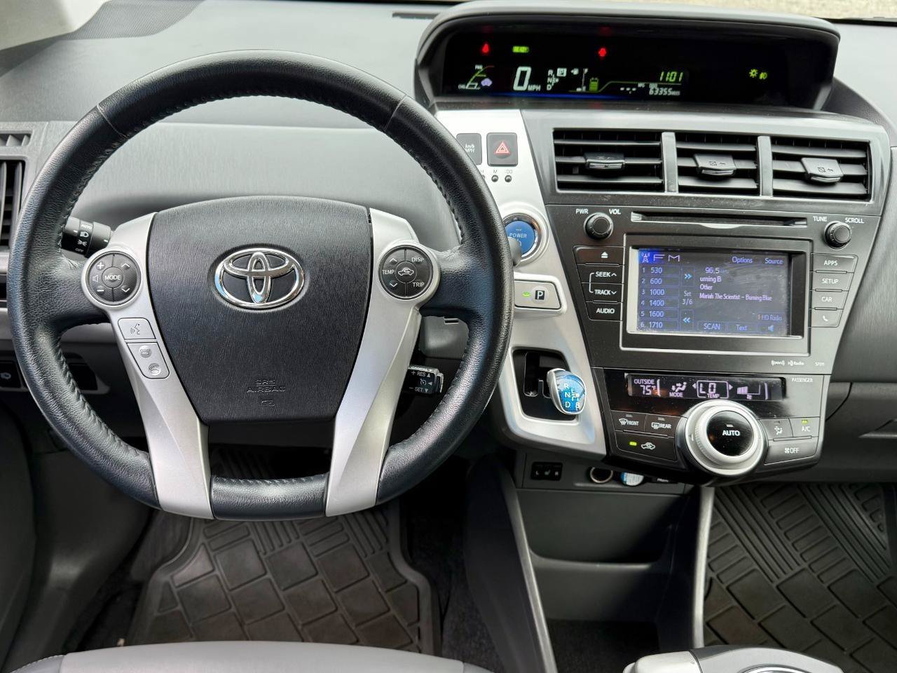 Used 2013 Toyota Prius V Five FWD image 10