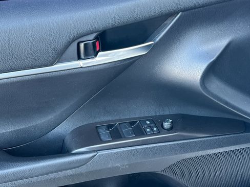 Used 2021 Toyota Camry SE image 13