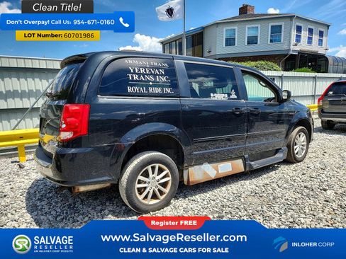 Used 2014 Dodge Grand Caravan SXT FWD image 4