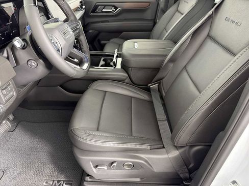New 2026 GMC Yukon XL Denali w/ Denali Reserve Package AWD/4WD image 7