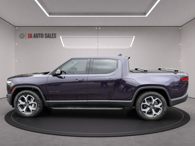 Used 2024 Rivian R1T Adventure Dual AWD/4WD image 2