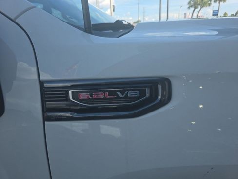 Used 2022 GMC Sierra 1500 AT4 w/ AT4 Premium Package AWD/4WD image 9