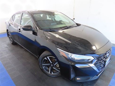 Used 2025 Nissan Sentra SV w/ All-Weather Package FWD image 5