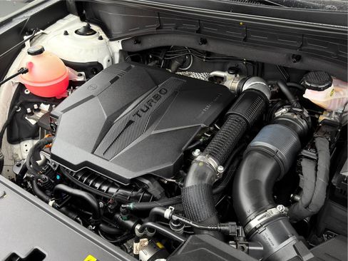 Used 2023 Kia Sorento SX image 32