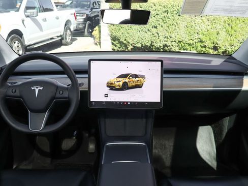 Used 2023 Tesla Model Y Long Range image 25