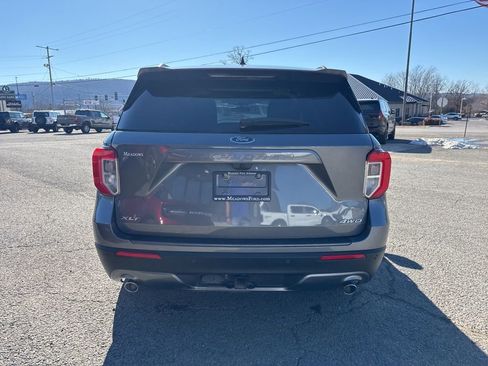 Used 2023 Ford Explorer XLT w/ Equipment Group 202A image 6