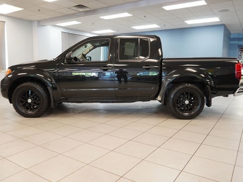 Used 2021 Nissan Frontier SV w/ SV Utility Package AWD/4WD image 2
