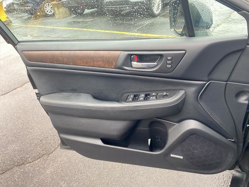 Used 2015 Subaru Outback 3.6R Limited image 22