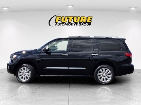 Certified 2022 Toyota Sequoia Platinum AWD/4WD image 9