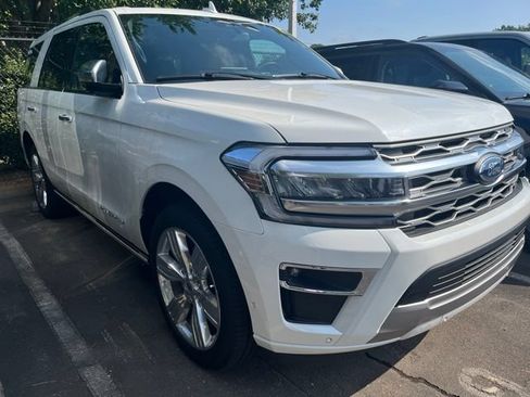 Used 2024 Ford Expedition Platinum AWD/4WD image 2