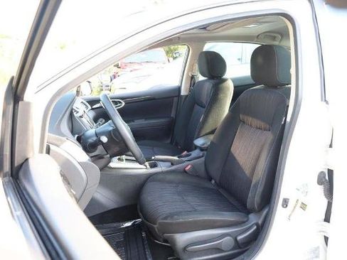 Used 2019 Nissan Sentra SV w/ Special Edition Package FWD image 8