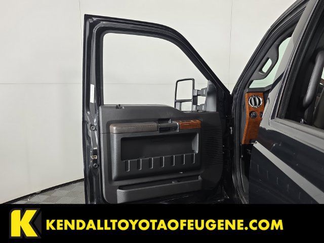 Used 2015 Ford F350 King Ranch w/ King Ranch w/Chrome Package AWD/4WD image 27