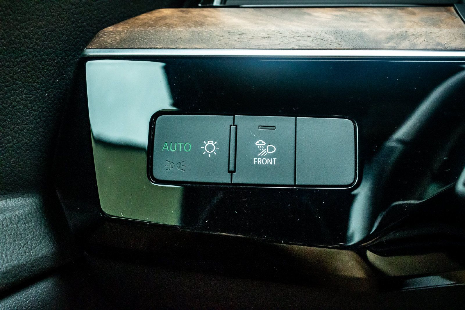 Used 2022 Audi e-tron Premium AWD/4WD image 19