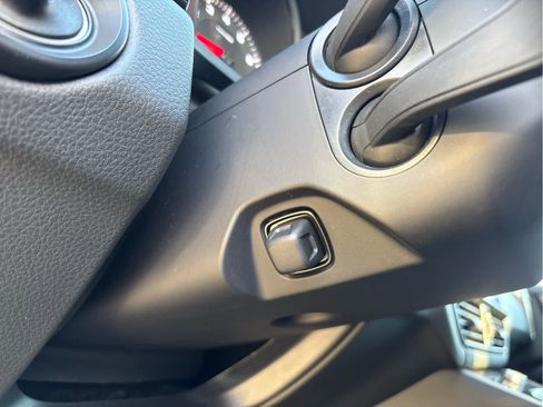 Used 2022 Porsche Cayenne Platinum Edition image 22