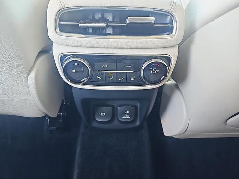 Used 2024 Genesis GV80 3.5T w/ Advanced Package image 32