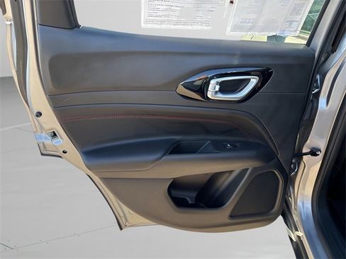 Used 2022 Jeep Compass Trailhawk w/ Trailhawk Convenience Group image 17