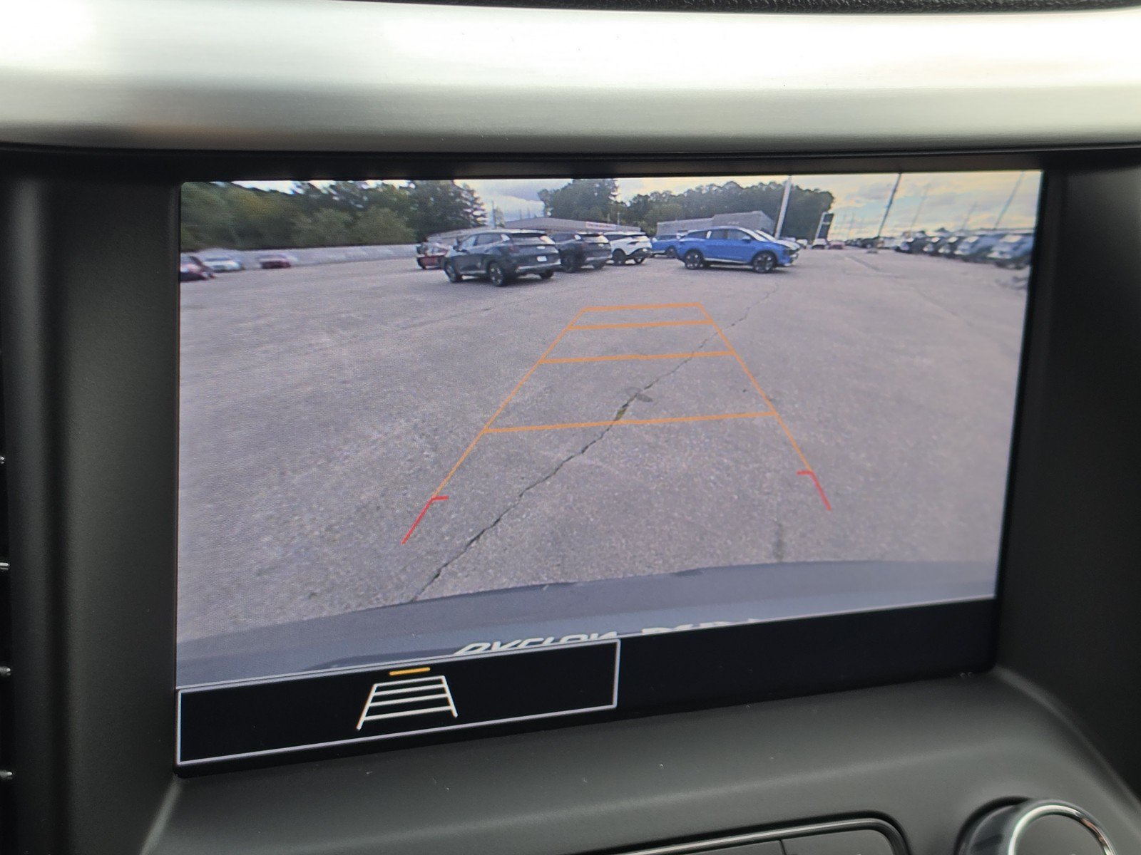 Used 2023 GMC Acadia SLE w/ Driver Convenience Package FWD image 27